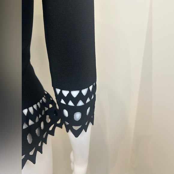 Black Alaïa Quarter Sleeve Top - Picture 9 of 11